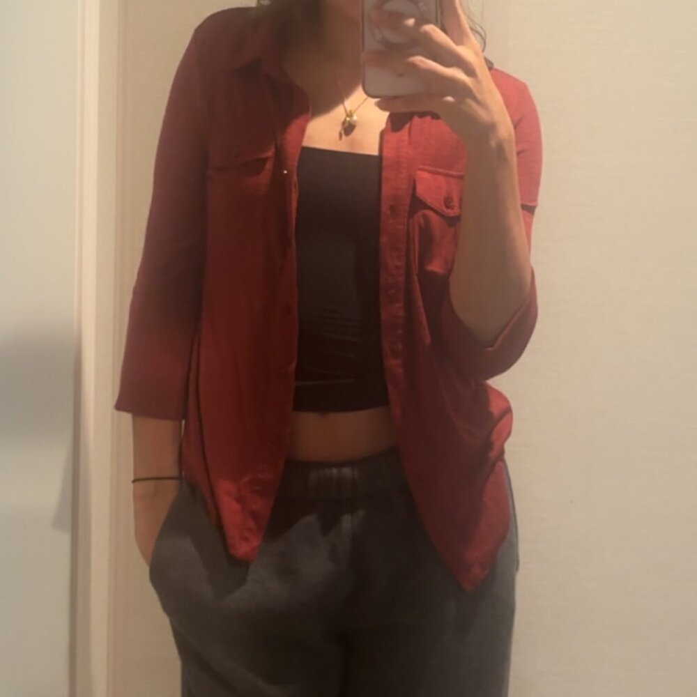 Size Extra Small Red Button Down 3/4 Sleeve Collared Shirt